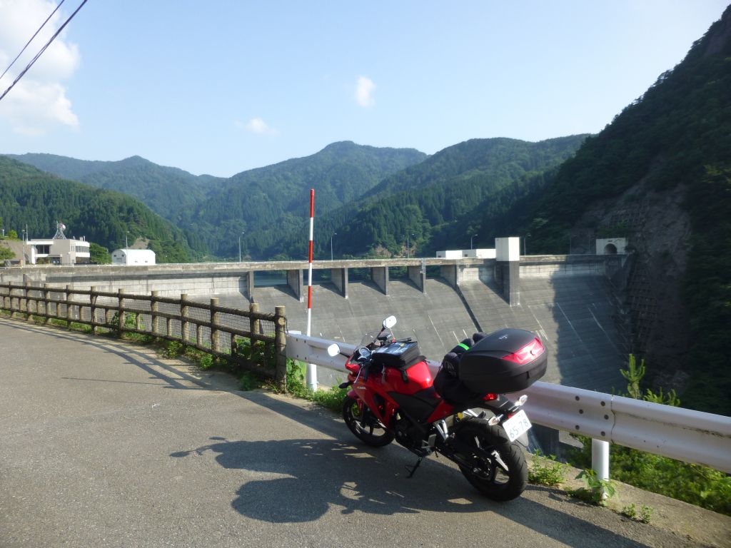 永平寺ダムに行ったんだけど、誰もいない  で、龍ヶ鼻ダムに来た