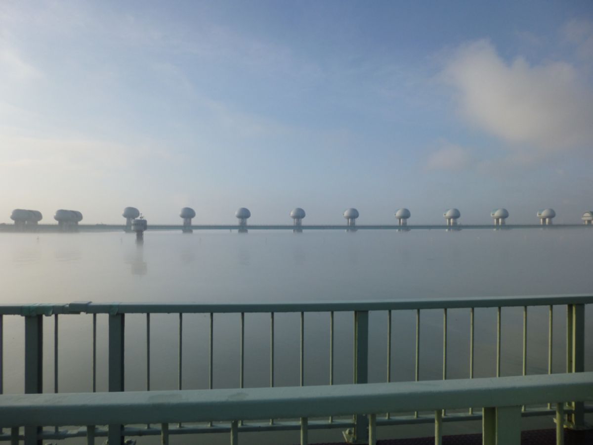このところ毎週のようにラーツー  写真は7/7朝5時45分、霧の
