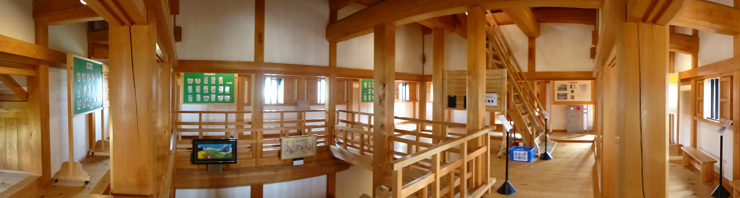 大洲城の天守閣は木造４階建てで再建しようとしたんだが、建築法に引