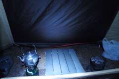 なんか氷点下になろうとしてるので テント内に避難 広めの前室ある