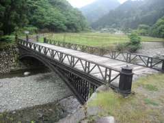 神子畑鋳鉄橋。重要文化財に指定されてる