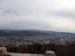 阿武隈川と競馬場を望む信夫山からのいつもの光景。