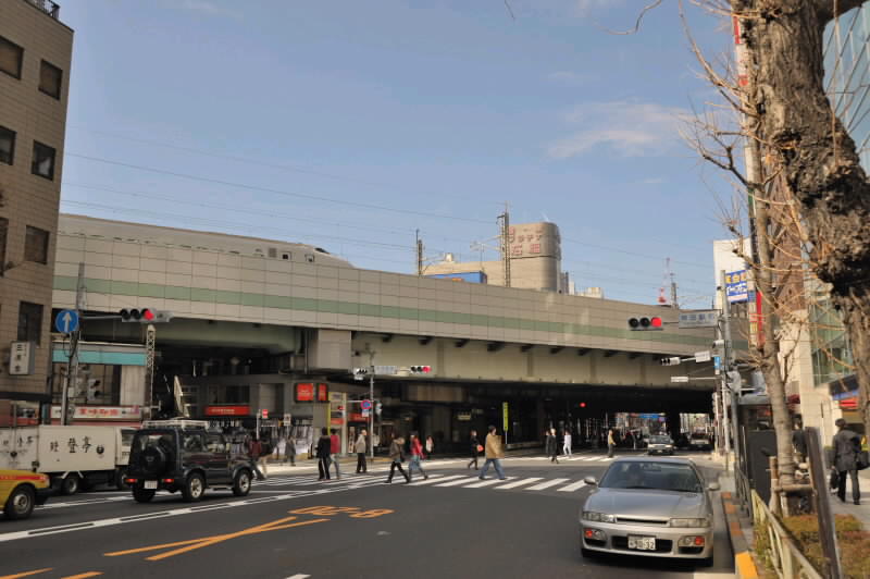 ロケ地探偵団 　 伊達と柏木が歩いているガード下の横断歩道>