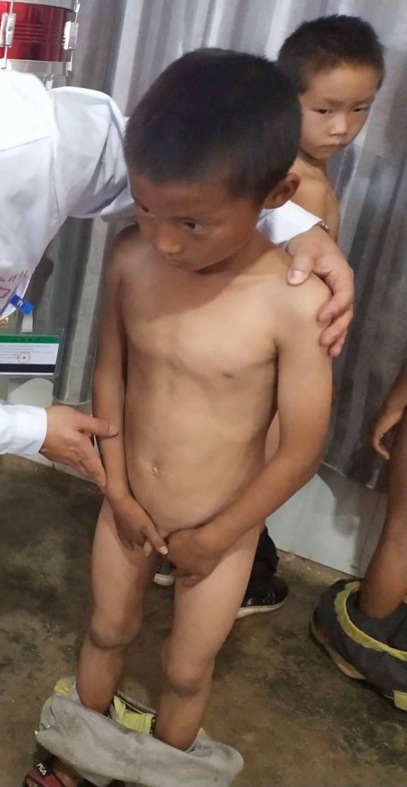 中国の男の子の ちんちんいじり