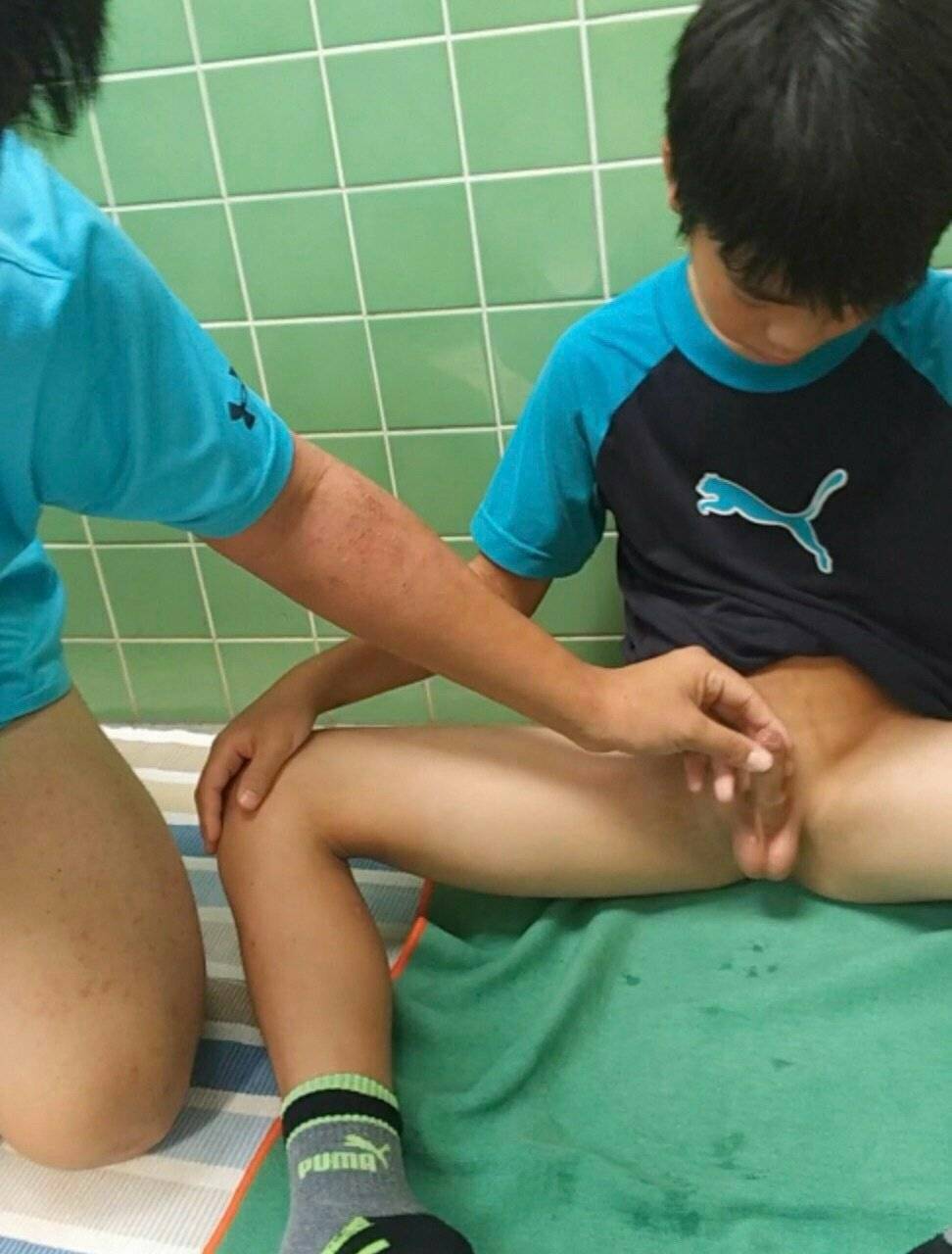 親子　編（父▪子） プールサイド（更衣室）