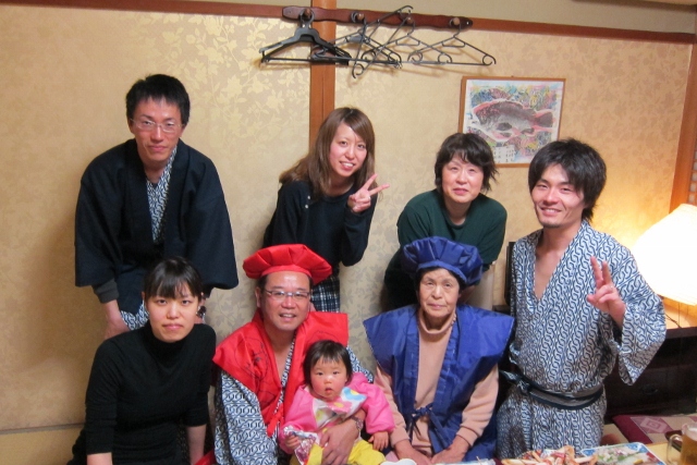 日本一の民宿”まつや”では長女一家と合流し、いつもの豪華料理を堪