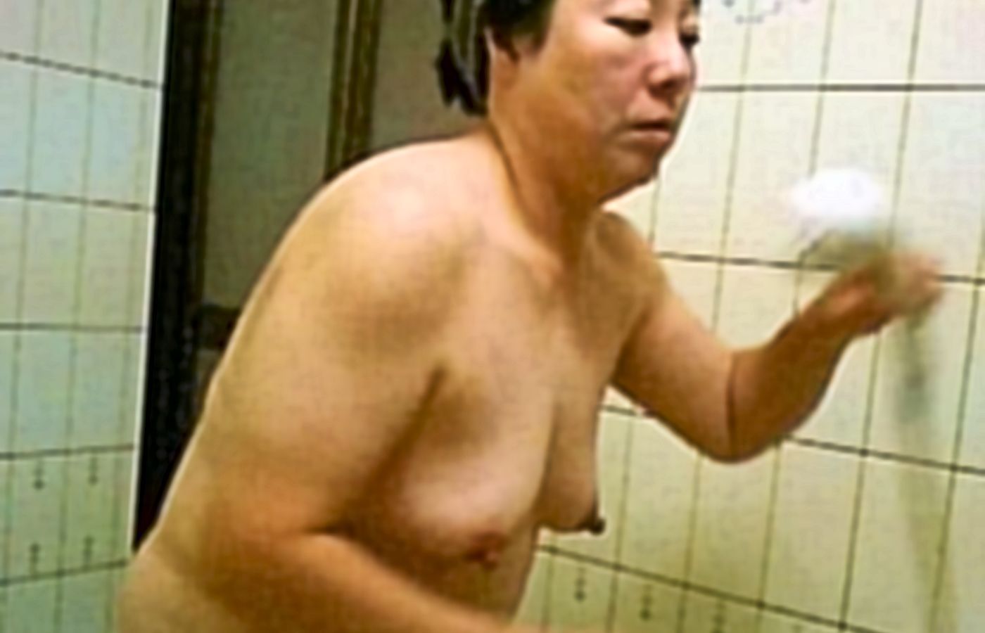 入浴盗撮…浴室内の巻