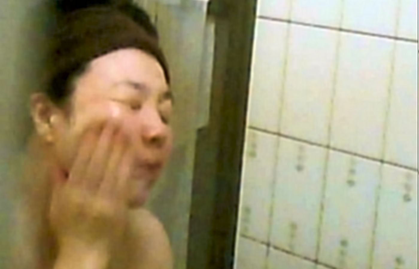 入浴盗撮…浴室内の巻