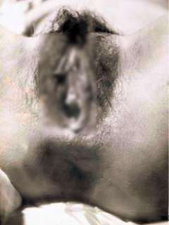 モデルはX1の奥様。  本人爆睡中。 一発決めた直後のマンコ。 