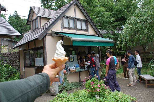 ソフトクリーム３７０円也。美味！ プリンソフト４２０円も公表でし