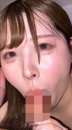 口に出されると興奮します。  誰のでも飲めます(笑)  25才の