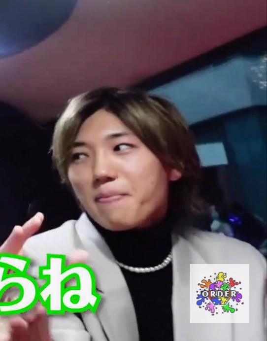 p(^^)q