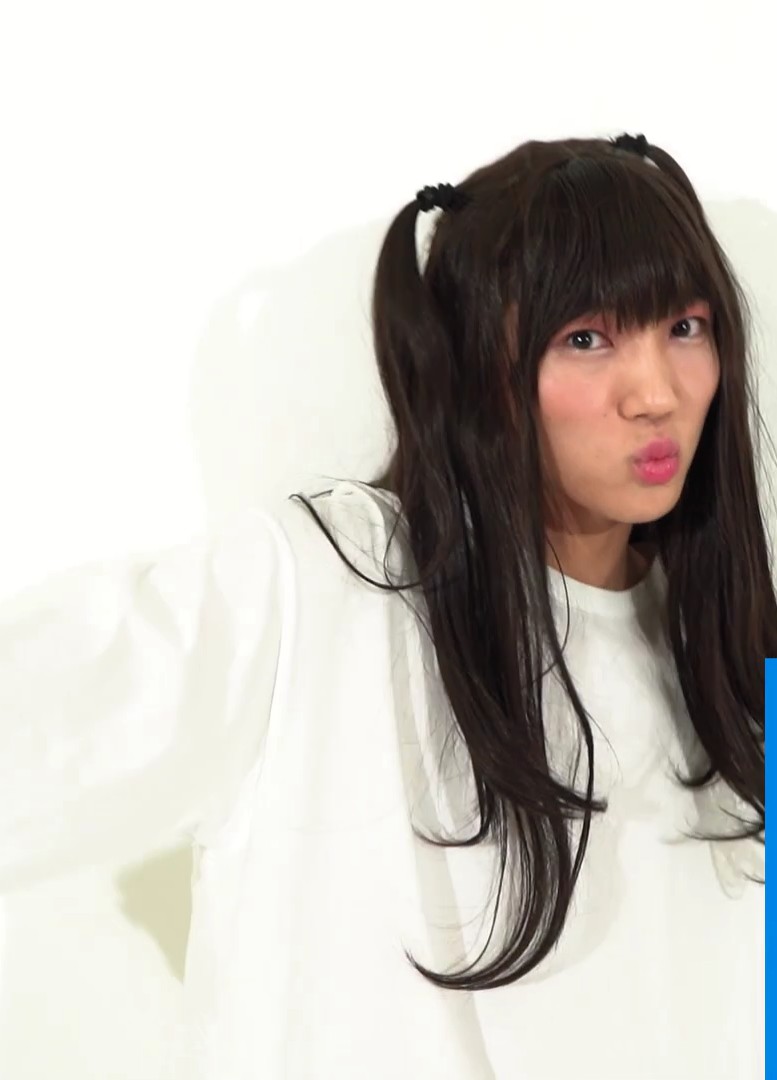 q(^-^q)