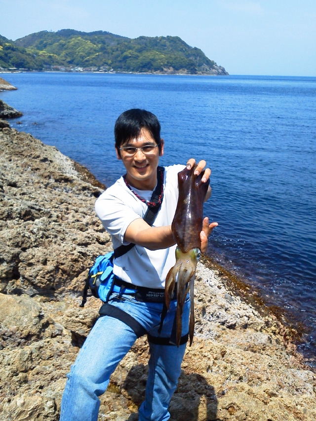 最近、こればっかやな～。よーワカラン地磯にて。