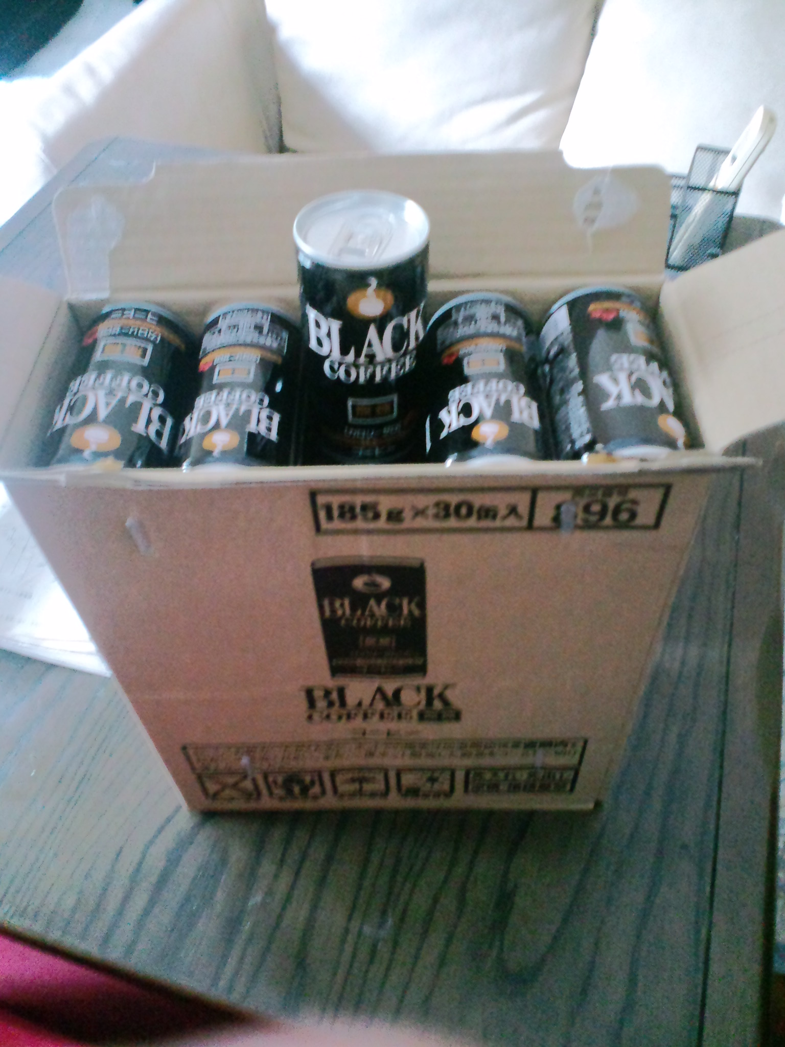 戦利品調達　ブラックコーヒー缶　９００円で買えるよ　30缶