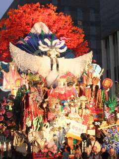 2010北東北夏祭り見物行脚⑤  ８月４日、八戸の朝は薄曇。午後